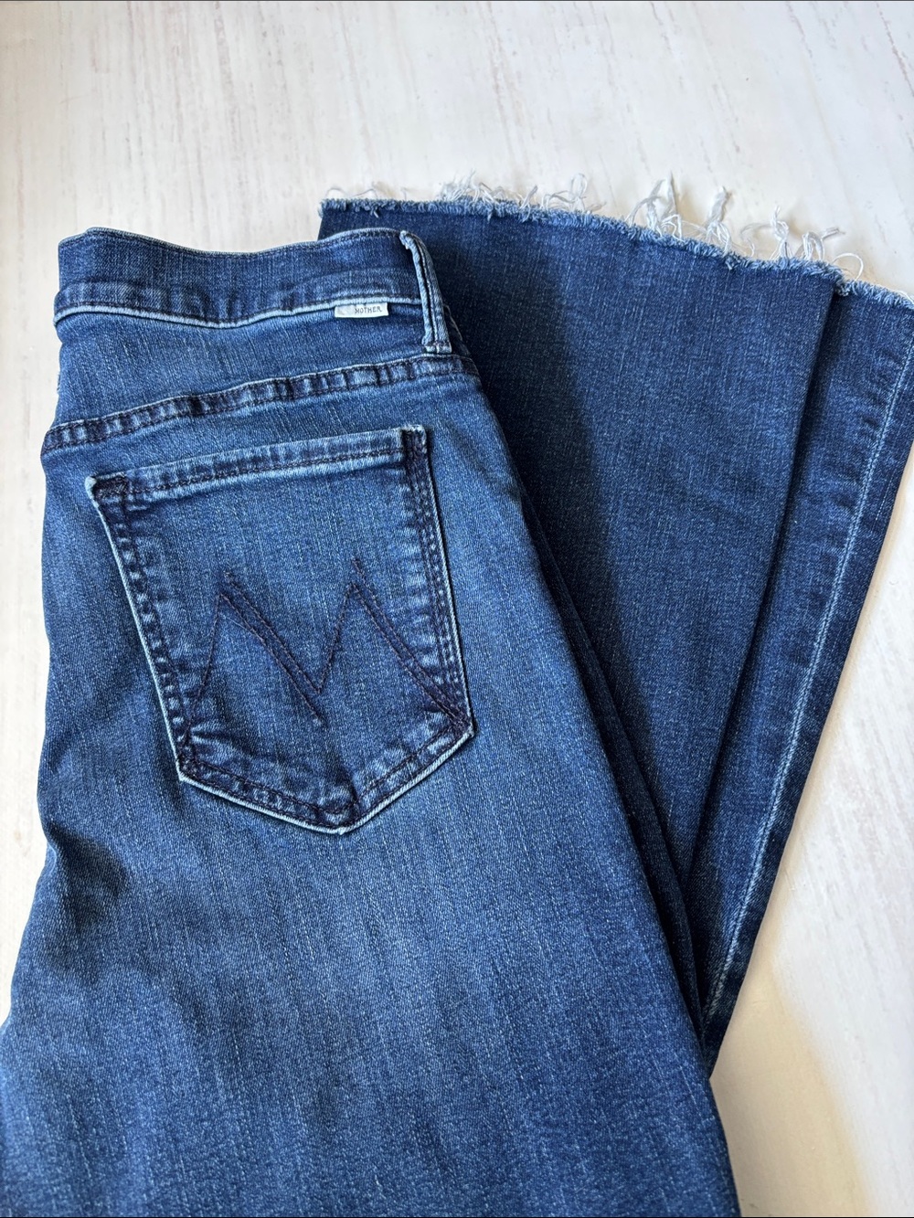 Mother The Weekender Women’s Raw Hem Bootcut Denim Blue Jeans size 31 w/stretch